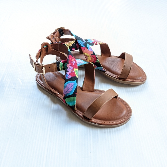 MOJO MOXY Breezes Vegan Leather Strappy Summer Sandals - Picture 12 of 12
